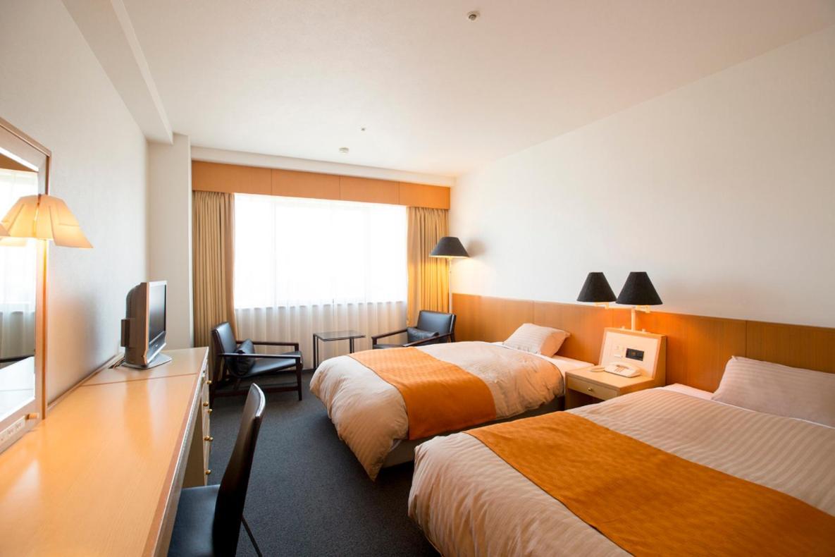 Hotel Granmirage Uozu Екстериор снимка