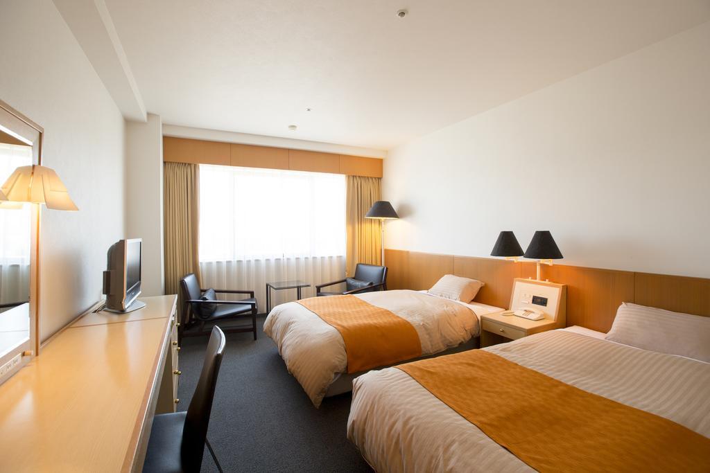 Hotel Granmirage Uozu Екстериор снимка
