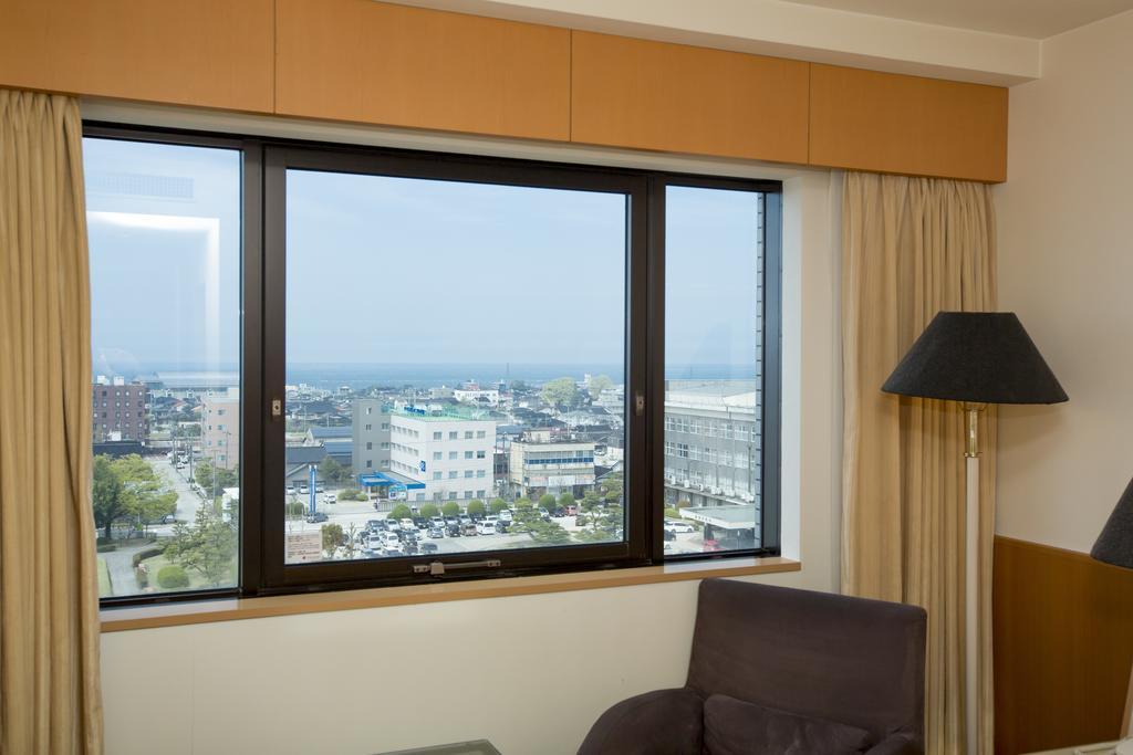 Hotel Granmirage Uozu Екстериор снимка