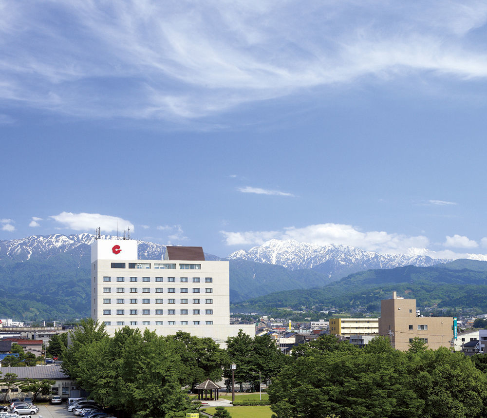Hotel Granmirage Uozu Екстериор снимка