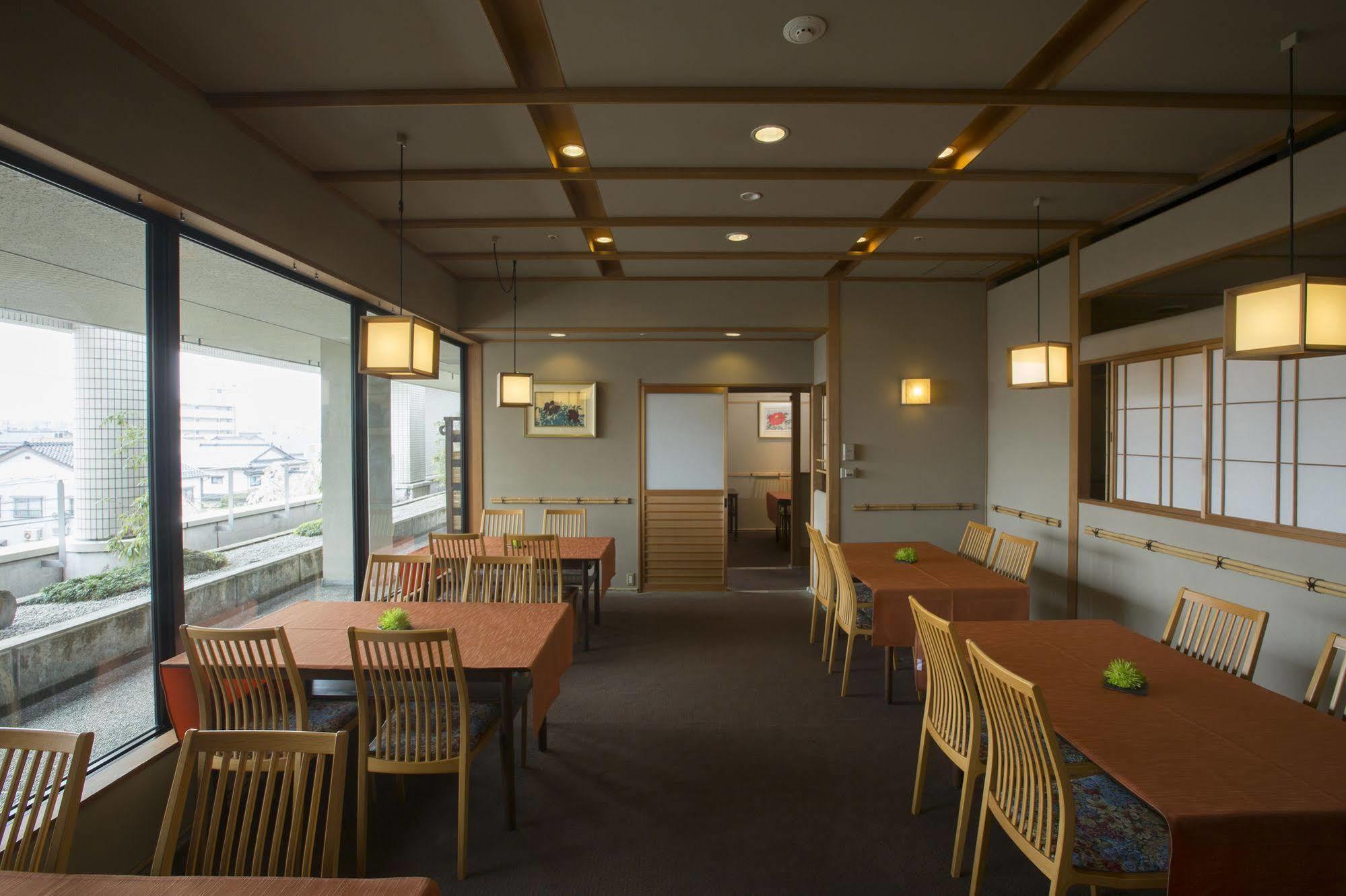 Hotel Granmirage Uozu Екстериор снимка