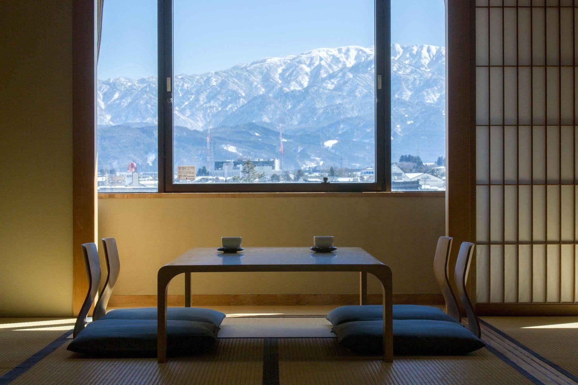 Hotel Granmirage Uozu Екстериор снимка