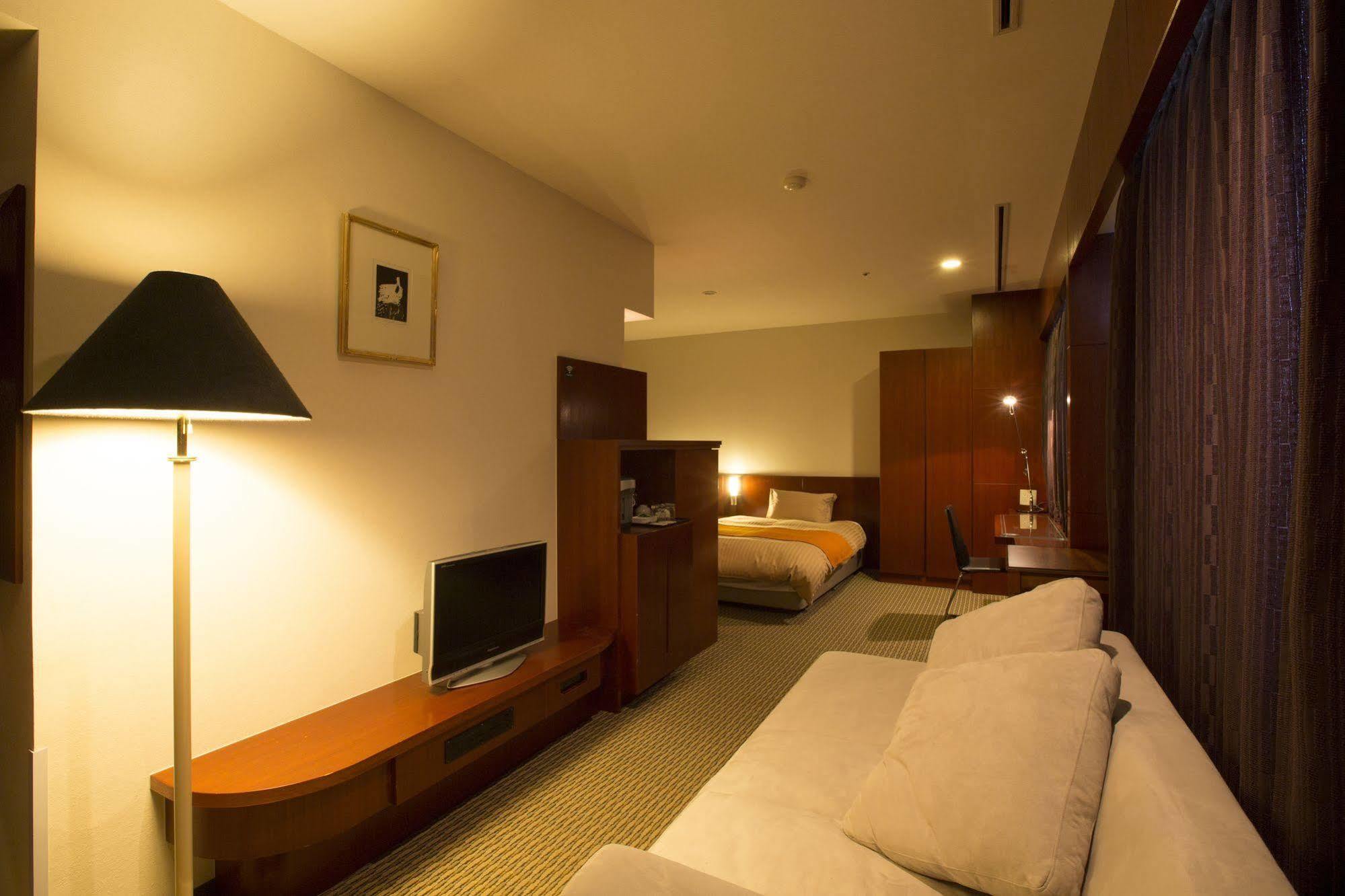 Hotel Granmirage Uozu Екстериор снимка