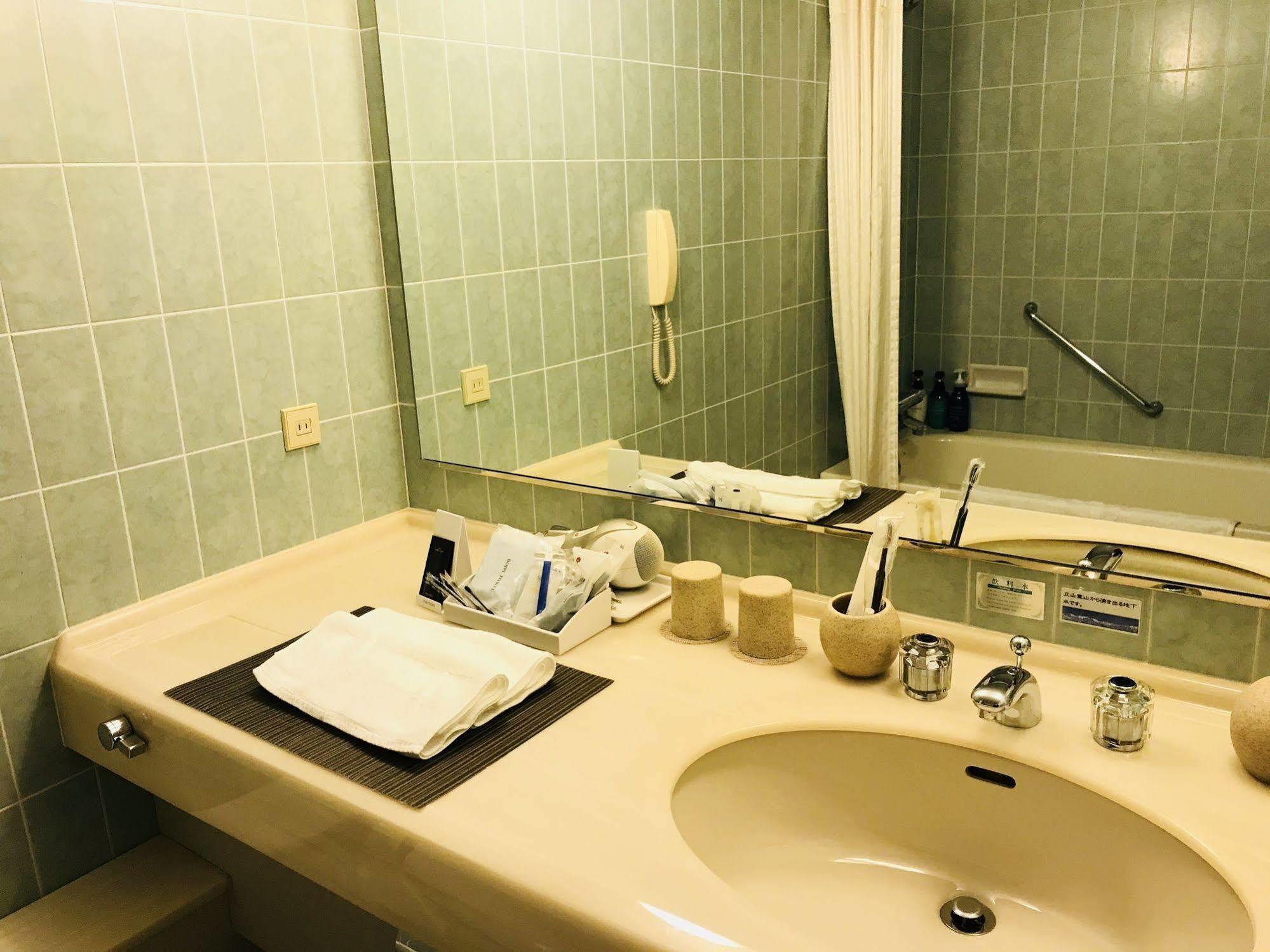 Hotel Granmirage Uozu Екстериор снимка