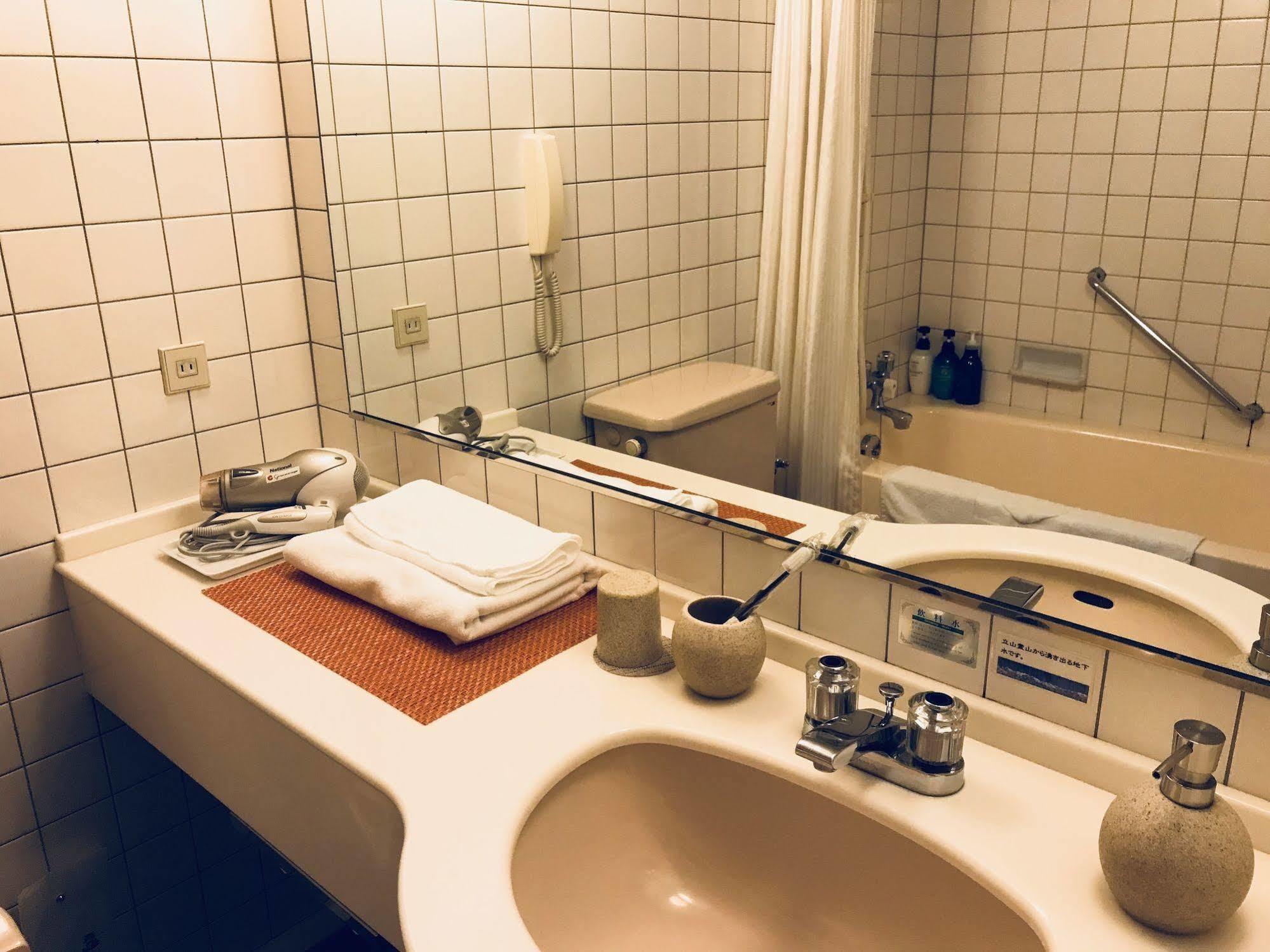 Hotel Granmirage Uozu Екстериор снимка